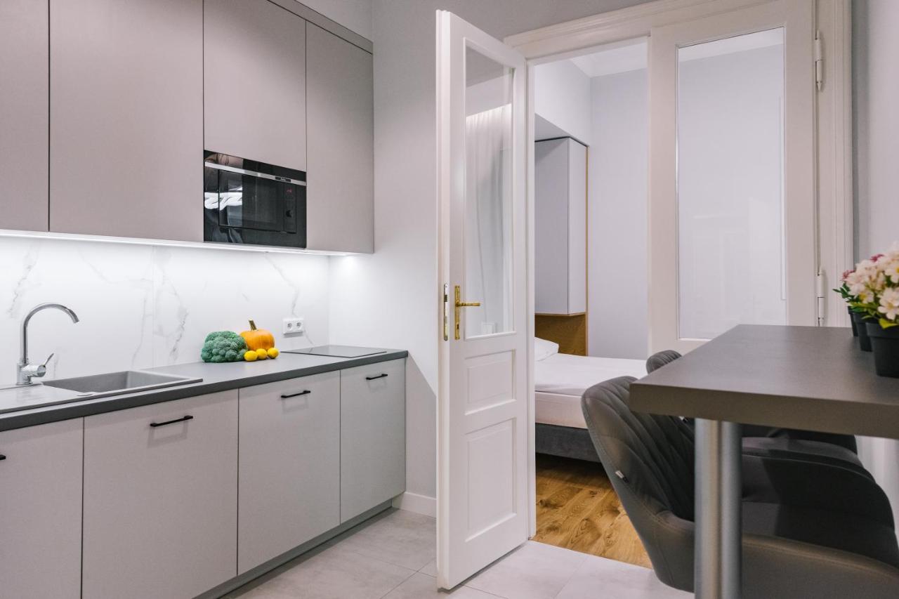 Movart Boutique Aparthotel Cracovia Esterno foto